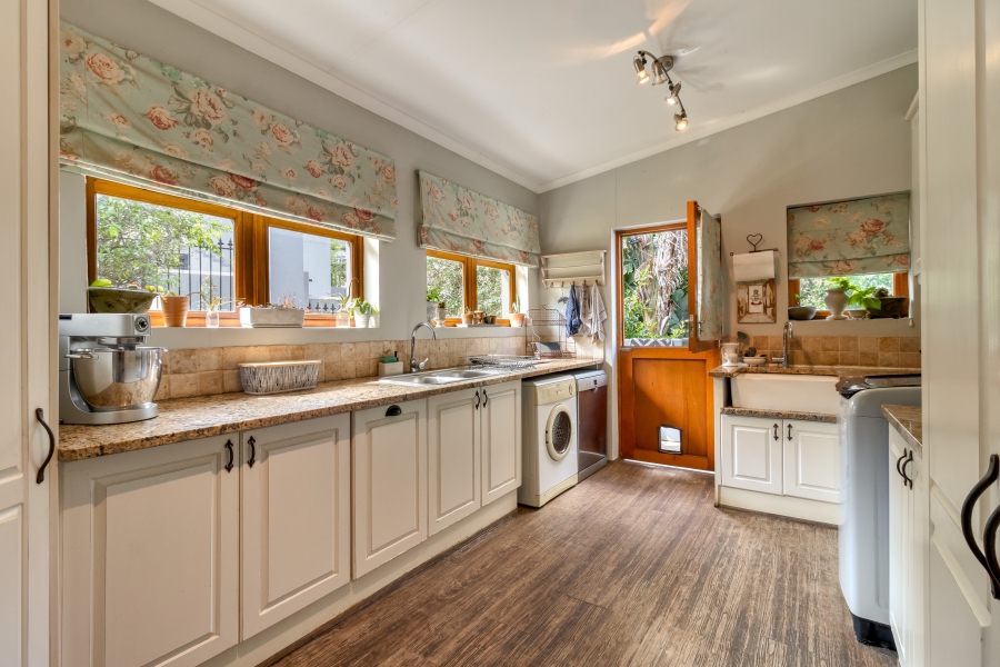 5 Bedroom Property for Sale in Fairview Heights Western Cape